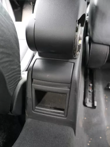 Audi A3 8P Aschenbecher Aschen Becher 8P0857961 hinten schwarz (176523)