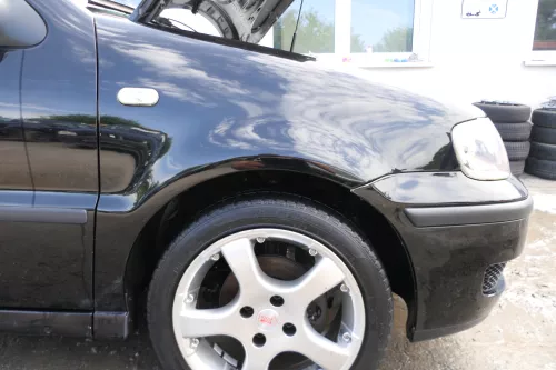 VW Polo 6N2 Kotflügel vorne rechts schwarz L041 (bis untern Schweller (176640)