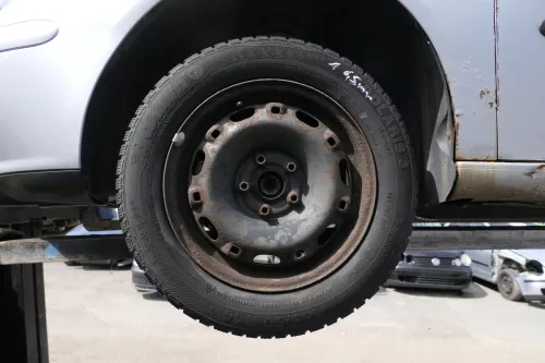 4x Polo 6R 9N Ibiza Felgen 185/60 R14 H Winterreifen M+S 6jx15 ET38 Reifen 5-6mm
