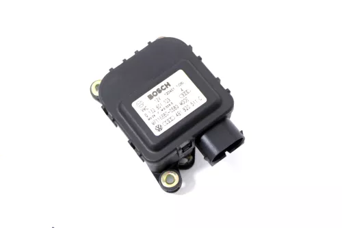 Audi A6 4B Stellmotor für Zentralklappe Klimaanlage 4B1820511C - links (176887)