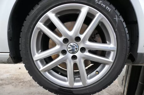 1x Felge Alufelge original Golf 5 6 Touran 7jx17H2 ET54 1K0601025AF 1K0601025DD (176940)