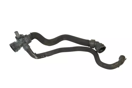 Audi A4 8E B6 Kühlmittelrohr Rohr Schlauch 2,0 ALT 8E0121049N