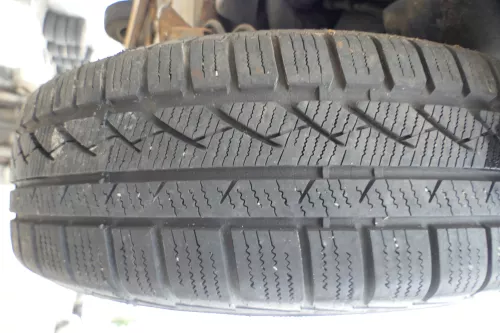 4x Golf 4 Bora Alufelgen Felgen 195/65 R15 Winterreifen Reifen 1J0601025Q 6-7mm (177103)