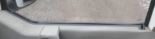 VW T4 Schaftdichtung Fenster Dichtung an Tür Scheibe vorne rechts - INNEN an Tür (177132)