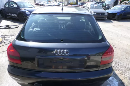 A3 8L bisBj.ca1999 Heckklappe Kofferraumklappe Klappe hinten schwarz LZ9U Scheib