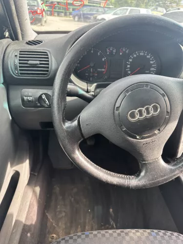 Q828 Audi A4 B5 A6 4B A8 Lenkrad schwarz 3-speichen    MIT airbag  (177191)