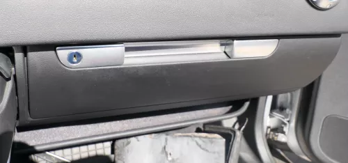 Audi TT 8N Handschuhfach schwarz Handschuhfachdeckel Deckel Klappe schwarz (177254)