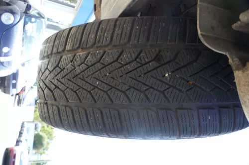 2x VW Golf 5 9N 6Y Reifen 225/45 R17 H Winterreifen ca. 6-7mm NUR REIFEN (177264)
