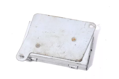Audi A4 8E B6 Avant Antenne 8E9035225 original Verstärker Antennenverstärker (177574)