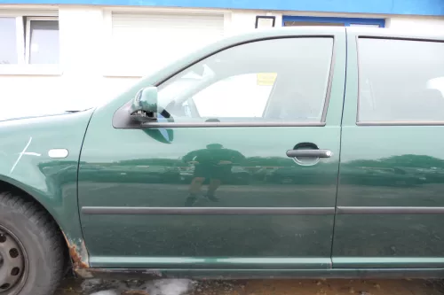 VW Golf 4 Bora Tür vorne links Fahrertür 4/5-Türer Kombi Variant grün LC6M (177630)