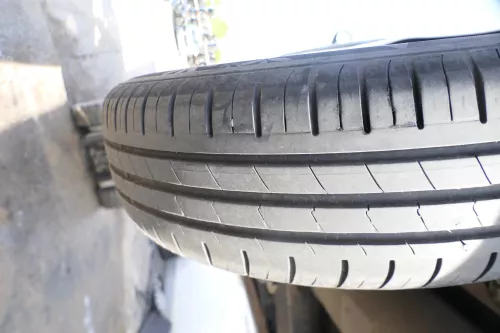 4x VW Polo 9N Felgen Reifen 165/70 R14 81T Sommerreifen 5jx14H2 ET35 ca. 5-6,5mm (177663)