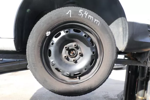 4x VW Polo 9N Felgen Reifen 165/70 R14 81T Sommerreifen 5jx14H2 ET35 ca. 5-6,5mm (177663)
