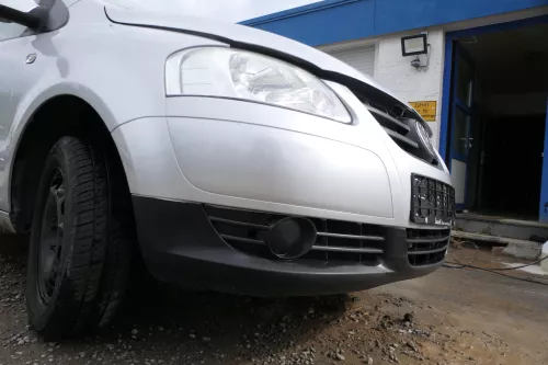 VW Fox 5Z Stoßstange vorne Stoßfänger silber LA7W mit Grill  (177672)