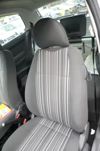 VW Fox Sitz Fahrersitz vorne links OHNEAirbag höhenverstellbar  (177674)