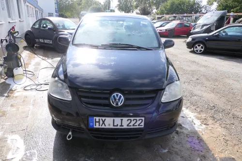 VW Fox 5Z Stoßstange vorne Stoßfänger schwarz LC9Z mit Grill  (177679)