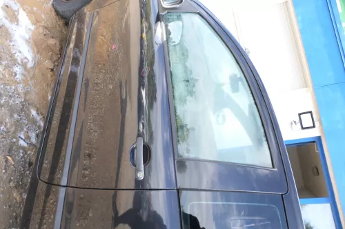 VW Fox 5Z Tür vorne links Fahrertür schwarz LC9Z (177686)