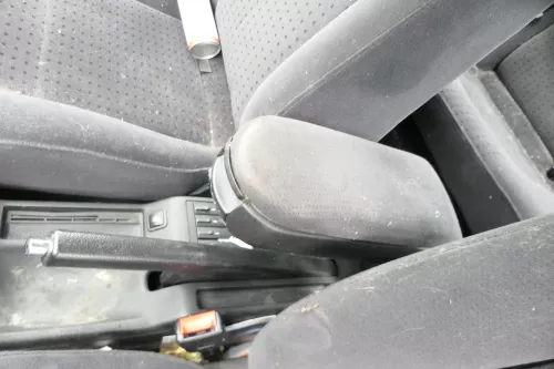 VW Passat 3B Mittelarmlehne Armlehne Lehne Mitte Original schwarz Velour (177817)