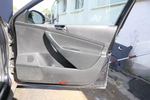 1x VW Passat 3C Variant Türverkleidung Verkleidung Tür vorne rechts schwarz (177824)