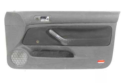 1x VW Golf 4 Türverkleidung Verkleidung Tür vorne rechts schwarz 2/3-Türer  (177848)