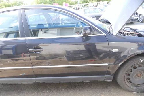 Passat 3B 3BG Kombi + Limo Tür vorne rechts Beifahrertür schwarz LC9Z Chrom ohne (177866)
