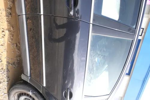 Passat 3B 3BG Limousine Tür hinten links schwarz LC9Z - ohne Anbauteile - Chrom (177872)