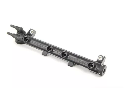 1x VW Golf 4 A3 8L Kraftstoffverteiler 2,0 Beetle AQY 06A133317R