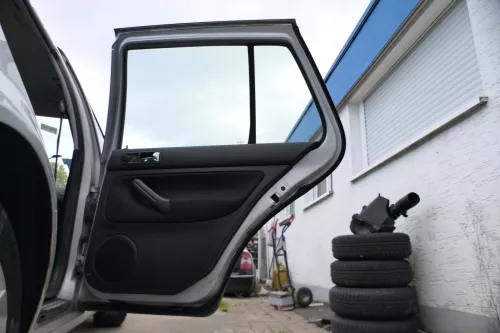 1x VW Golf 4 1J Limousine Türverkleidung Verkleidung Tür hinten rechts schwarz (178523)
