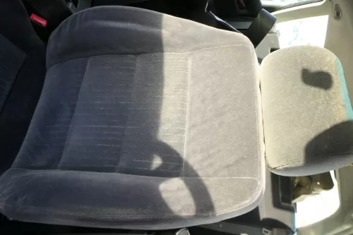 Audi A4 B5 Sitz Fahrersitz vorne links höhenverstellbar (178558)