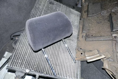 1x A4 B5 A6 4B Kopfstütze vorne vorn oder hinten onyx dunkel (eine Art Velour)