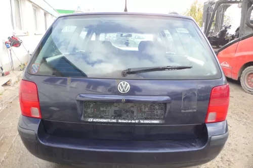 VW Passat 3B Kombi Variant Heckklappe Klappe hinten mit Scheibe blau LN5Y (178582)