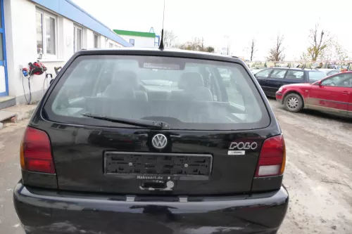 VW Polo 6N Heckklappe Klappe hinten Kofferraumklappe mit Scheibe schwarz LC9Z