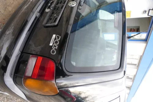 VW Polo 6N Heckklappe Klappe hinten Kofferraumklappe mit Scheibe schwarz LC9Z (178659)
