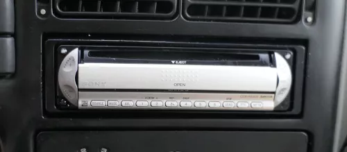 VW Golf 4 Bora T5 T4 Radio Sony CD USB CDX-R3300   MP3 (178686)