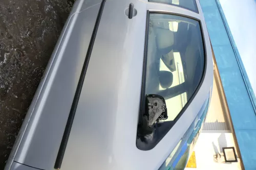VW Golf 4 Tür vorne rechts Beifahrertür 2/3-Türer silber grau LB7Z ohnAnbauteile (178830)