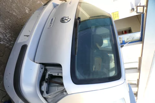 VW Golf 4 Limousine Heckklappe Kofferraumklappe Klappe hinten silber LB7Z ohnAnb (178831)