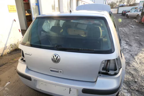 VW Golf 4 Limousine Heckklappe Kofferraumklappe Klappe hinten silber LB7Z ohnAnb (178831)