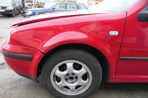 VW Golf 4 1J Kotflügel vorne links rot LY3D - kleine Hageldellen (178903)