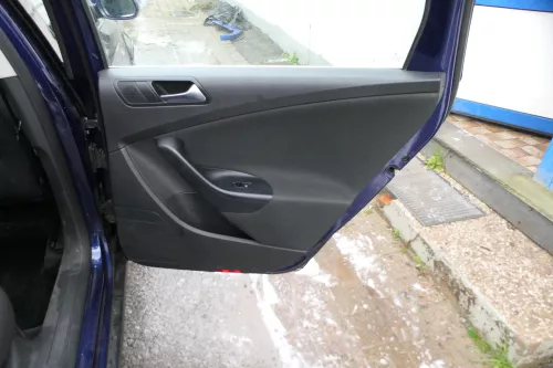 1x VW Passat 3C Variant Türverkleidung Verkleidung Tür hinten rechts schwarz (178949)