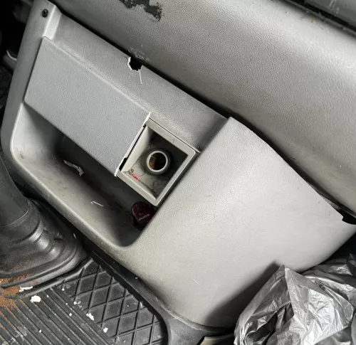 VW T4 Aschenbecher Zigarettenanzünder 2D0857305  U71 grau