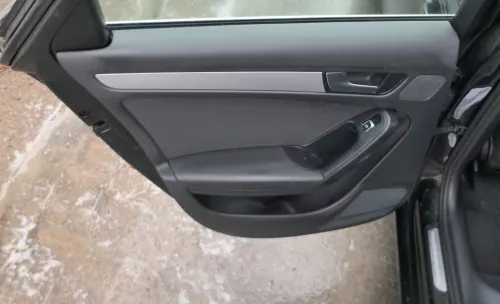 1x A4 8K B8 Türverkleidung Verkleidung Tür hinten links schwarz Stoff schwarz (179312)