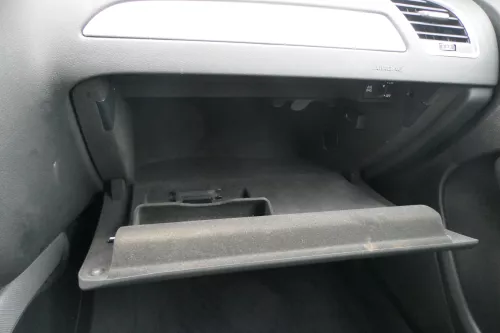 Audi A4 8K B8 Handschuhfach Griff Deckel Klappe schwarz soul (179348)