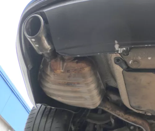 1x Audi A4 8K Auspuff Endschalldämpfer links hinten Benziner  (179361)
