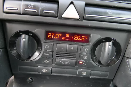 Audi A3 8P Steuergerät Klimaanlage Klimabedienteil 8P0820043AE Climatronic (179484)