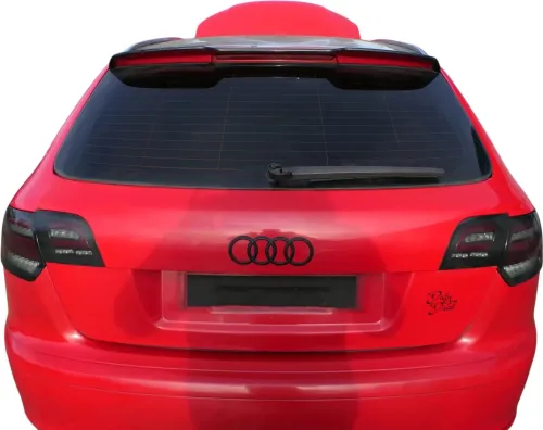 Audi A3 8P 4/5-Türer Heckklappe Klappe hinten rot LY3J Spoiler Scheibe