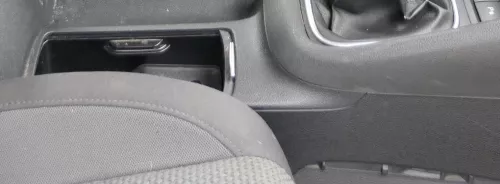 VW Golf 6 5K Mittelkonsole Mitteltunnel um Schaltung schwarz 5K0863243C (179543)