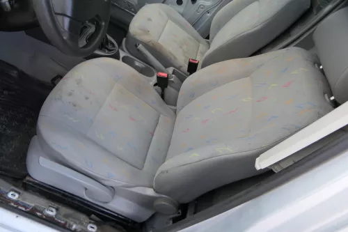 VW Caddy 3 2k Sitz Fahrersitz vorne links Fahrer (ohne Kopfstütze) (179703)