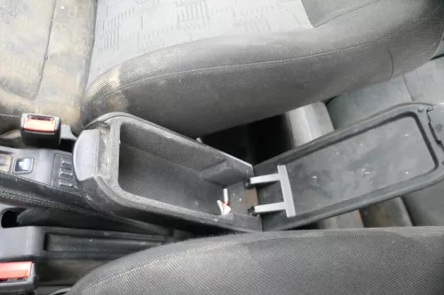 VW Passat 3B Mittelarmlehne Armlehne Lehne Mitte Original schwarz (179886)