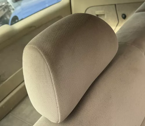 1x VW Golf 4 Bora Kopfstütze vorne oder hinten vorn beige Hellbeige (besch) (179990)
