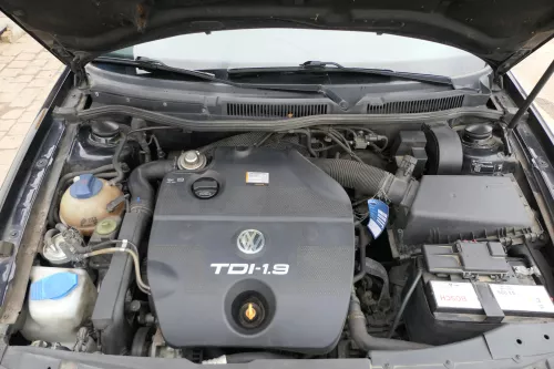 Golf 4 Bora Octavia Krümmer Abgaskrümmer 038253031 AGR 1,9 TDI 66kw 90PS