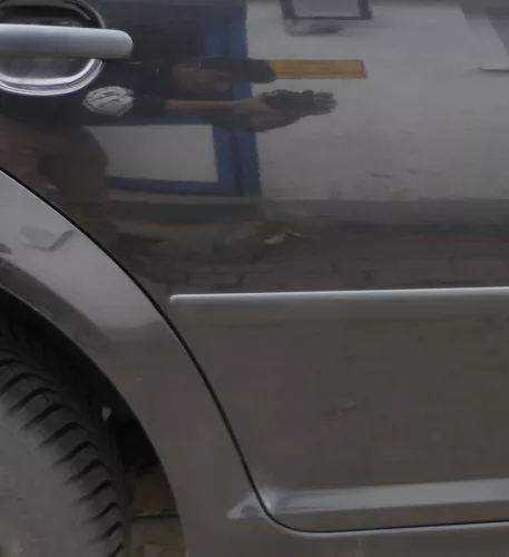 VW Golf 4 Bora Tür hinten rechts nur Kombi / Variant schwarz LC9Z -ohne Anbautei (180015)